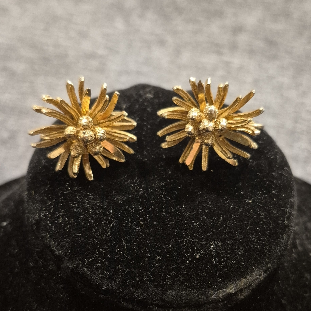 1950's Coro Flower Clip On Earrings